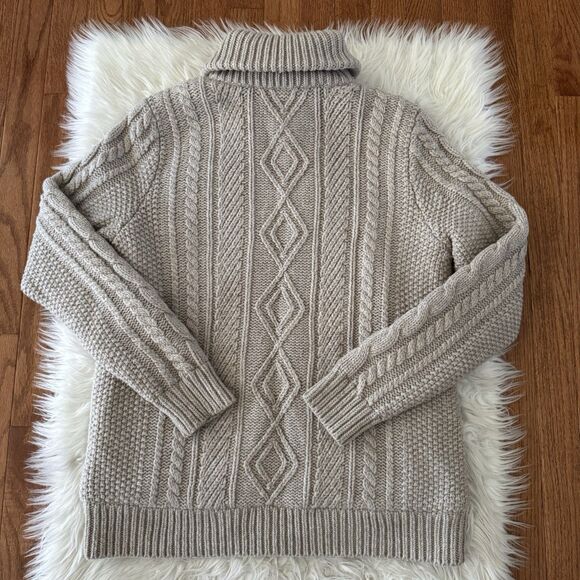 Women's Cable Knit Sweater - Gray - Picture 2 of 9